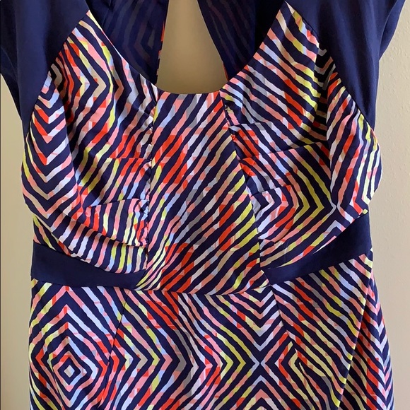 Fun BCBG dress - Picture 6 of 8